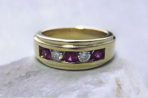 Photo - Custom band - Yellow Gold with Canadian Diamonds & Alexandrite gemstones